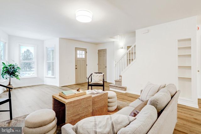 929 NIXON DRIVE, Mechanicsburg, PA 17055