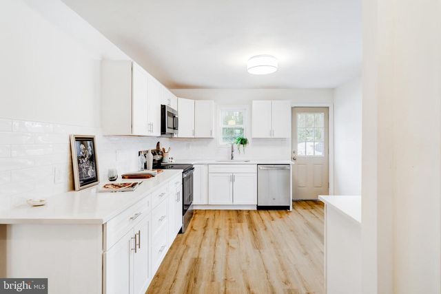 929 NIXON DRIVE, Mechanicsburg, PA 17055