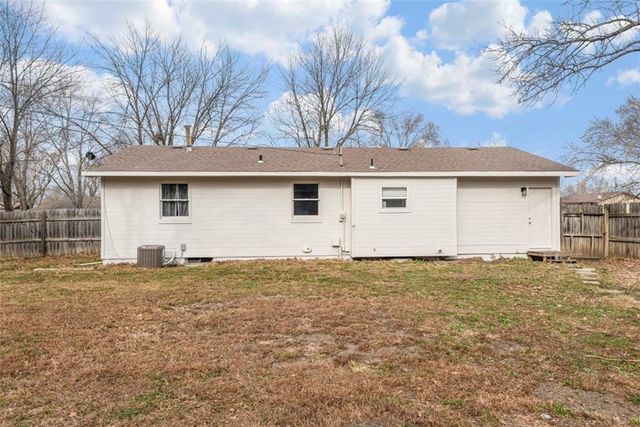 206 Cedarlane Drive, Wellsville, KS 66092