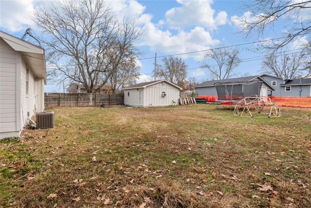 206 Cedarlane Drive, Wellsville, KS 66092