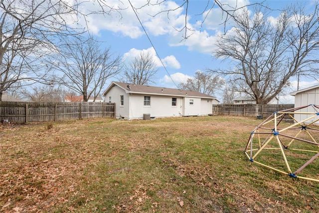 206 Cedarlane Drive, Wellsville, KS 66092