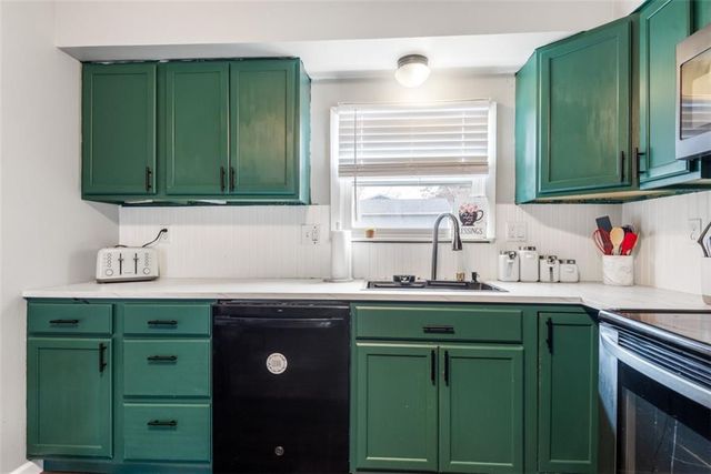 206 Cedarlane Drive, Wellsville, KS 66092