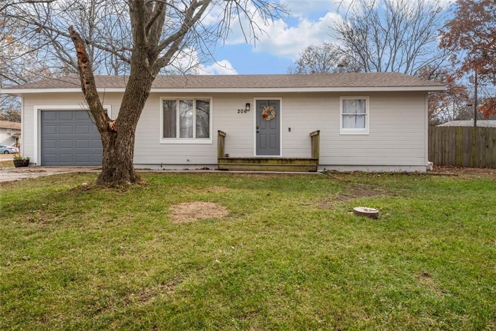 206 Cedarlane Drive, Wellsville, KS 66092