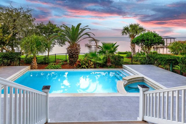 4567 Landfall Court, Destin, FL 32541