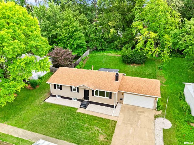 1208 TIMBER Lane, Pekin, IL 61554