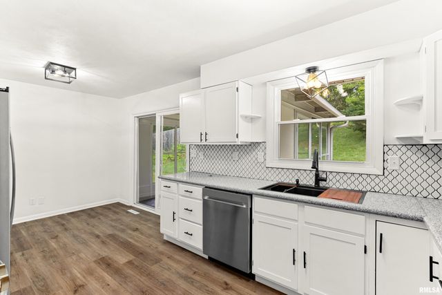 1208 TIMBER Lane, Pekin, IL 61554