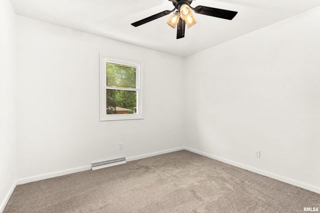 1208 TIMBER Lane, Pekin, IL 61554