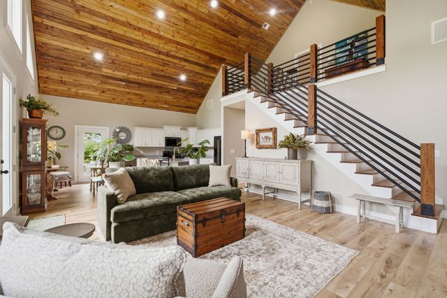 672 Sullivan Bend Rd, Elmwood, TN 38560