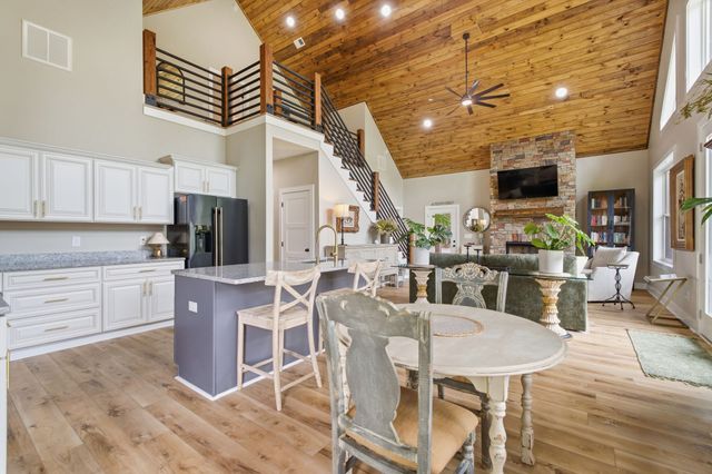 672 Sullivan Bend Rd, Elmwood, TN 38560
