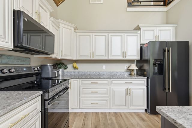 672 Sullivan Bend Rd, Elmwood, TN 38560