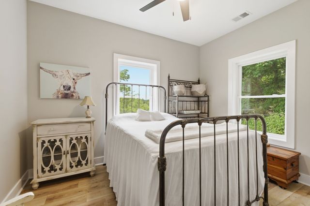 672 Sullivan Bend Rd, Elmwood, TN 38560