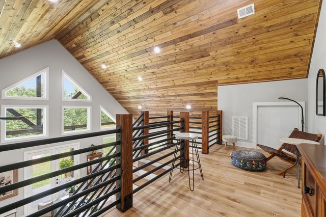 672 Sullivan Bend Rd, Elmwood, TN 38560