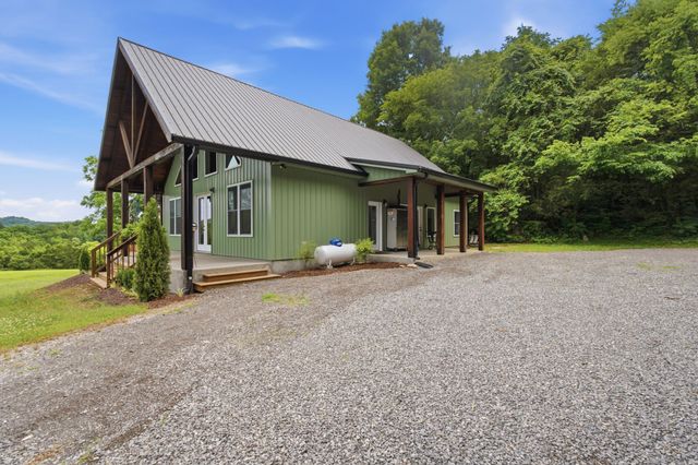672 Sullivan Bend Rd, Elmwood, TN 38560