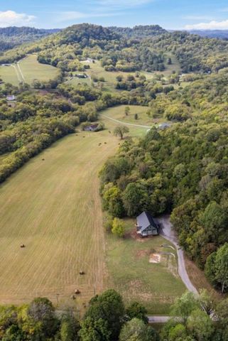 672 Sullivan Bend Rd, Elmwood, TN 38560