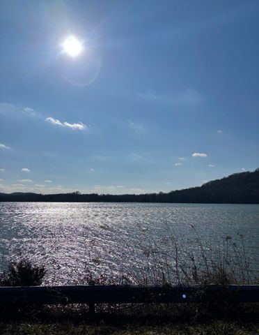 672 Sullivan Bend Rd, Elmwood, TN 38560