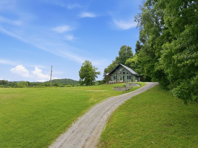 672 Sullivan Bend Rd, Elmwood, TN 38560