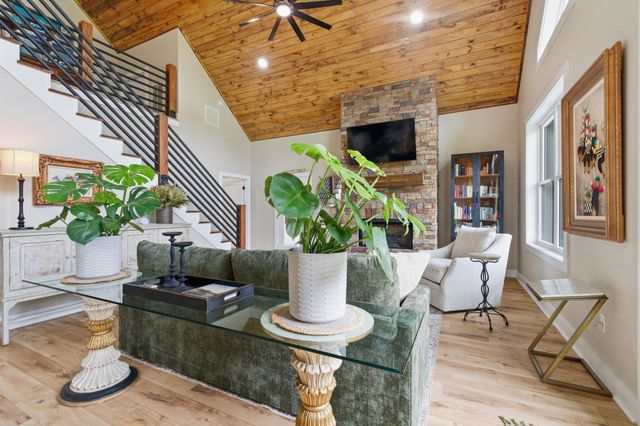 672 Sullivan Bend Rd, Elmwood, TN 38560
