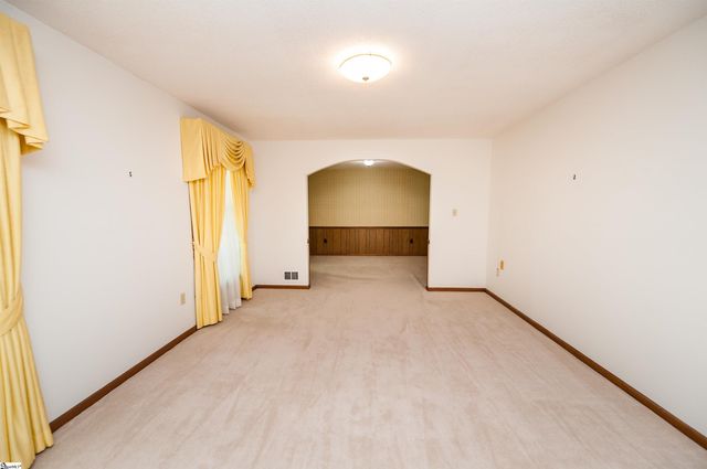 130 Sharcliff Road, Cowpens, SC 29330