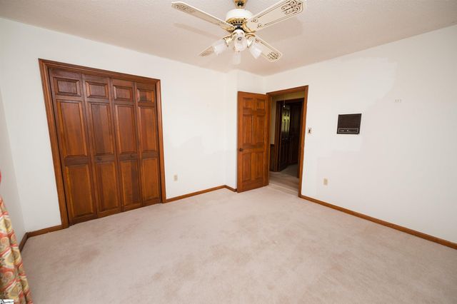 130 Sharcliff Road, Cowpens, SC 29330