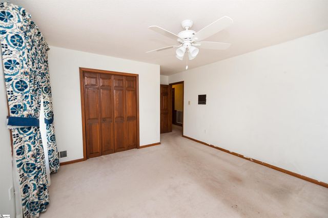 130 Sharcliff Road, Cowpens, SC 29330