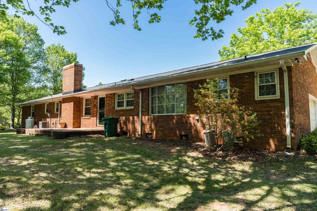 130 Sharcliff Road, Cowpens, SC 29330