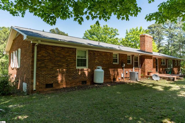 130 Sharcliff Road, Cowpens, SC 29330