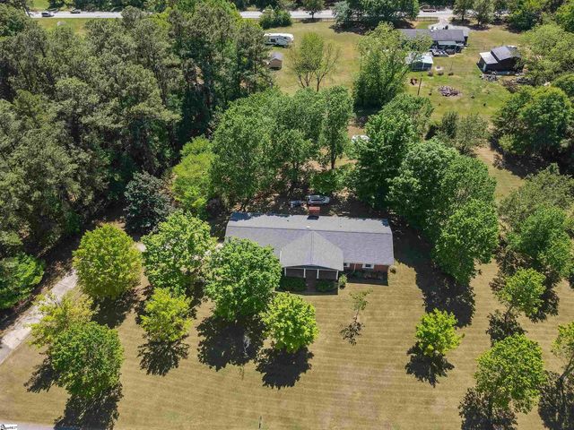 130 Sharcliff Road, Cowpens, SC 29330
