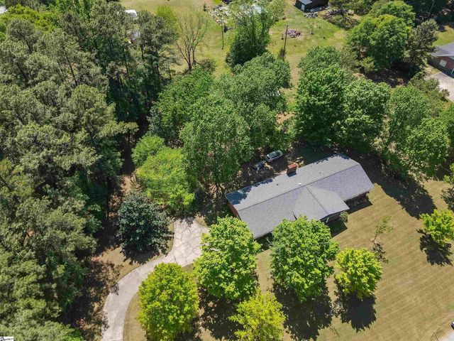 130 Sharcliff Road, Cowpens, SC 29330