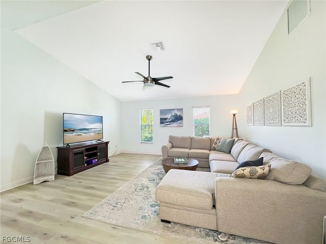 1325 NE 5th PL, Cape Coral, FL 33909