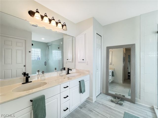 1325 NE 5th PL, Cape Coral, FL 33909