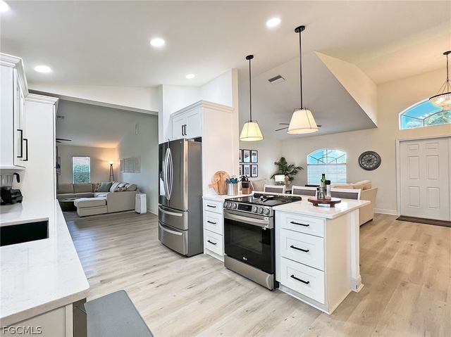 1325 NE 5th PL, Cape Coral, FL 33909