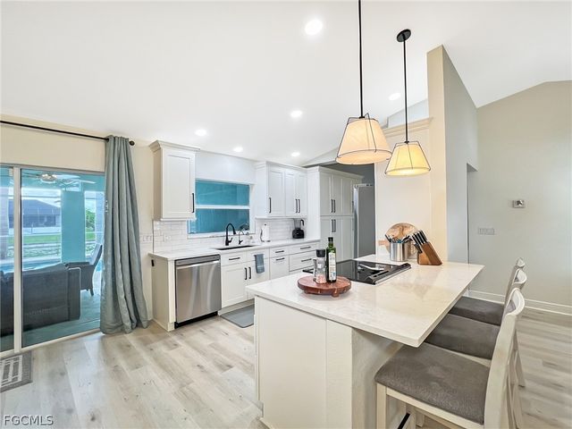 1325 NE 5th PL, Cape Coral, FL 33909