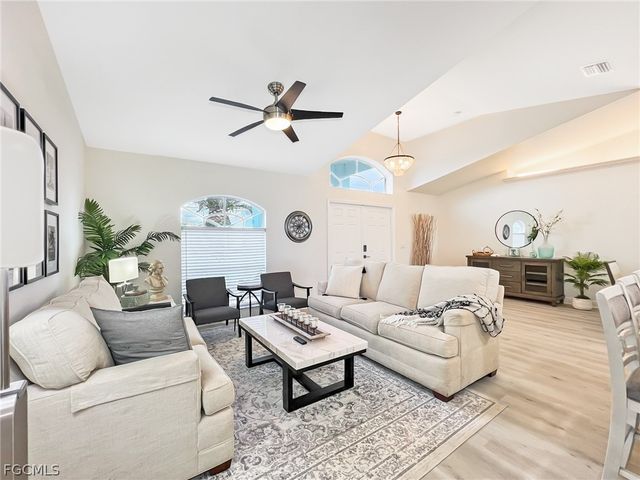 1325 NE 5th PL, Cape Coral, FL 33909