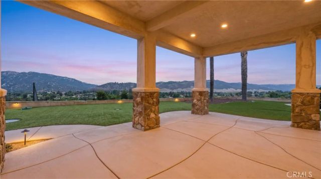 30425 La Presa Loop, Temecula, CA 92592