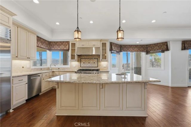 30425 La Presa Loop, Temecula, CA 92592