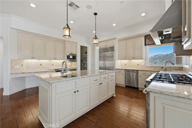 30425 La Presa Loop, Temecula, CA 92592