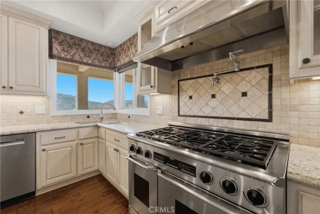 30425 La Presa Loop, Temecula, CA 92592