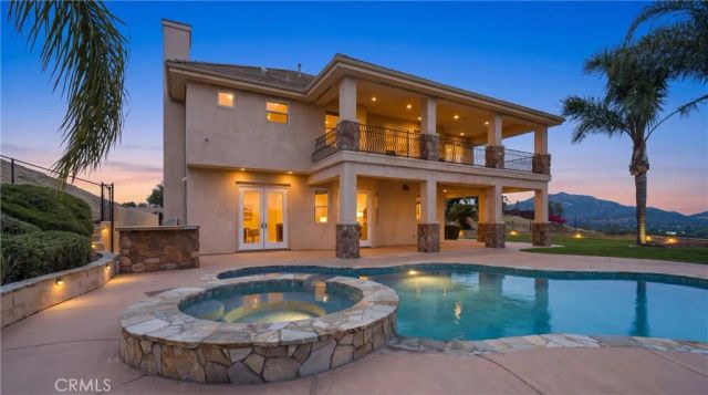 30425 La Presa Loop, Temecula, CA 92592