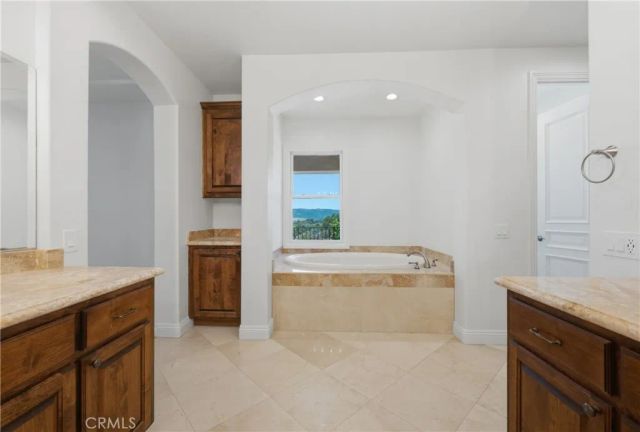 30425 La Presa Loop, Temecula, CA 92592
