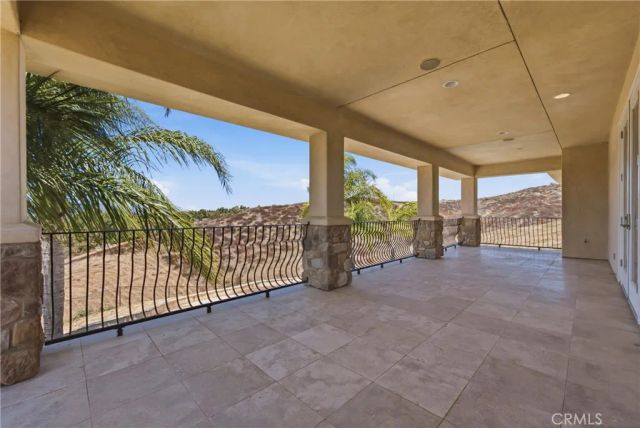 30425 La Presa Loop, Temecula, CA 92592