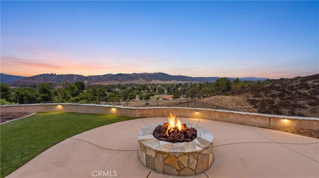 30425 La Presa Loop, Temecula, CA 92592
