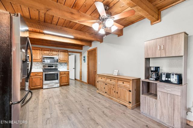935 Brewer Rd, Crossville, TN 38572