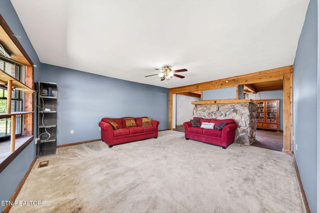 935 Brewer Rd, Crossville, TN 38572