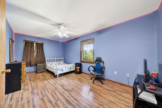935 Brewer Rd, Crossville, TN 38572