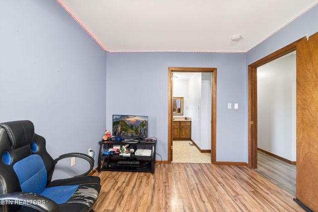 935 Brewer Rd, Crossville, TN 38572