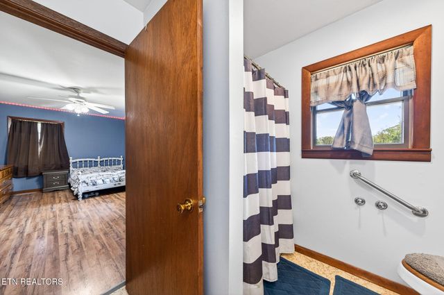 935 Brewer Rd, Crossville, TN 38572