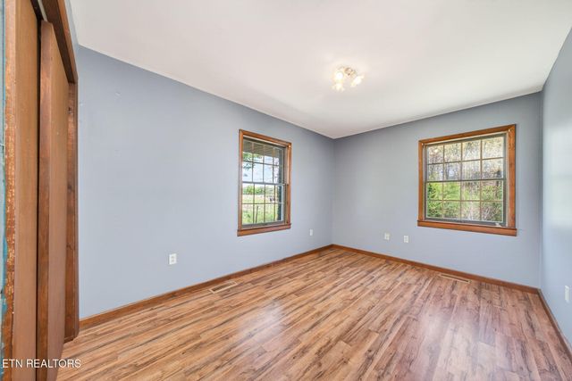 935 Brewer Rd, Crossville, TN 38572