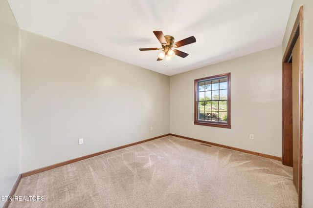 935 Brewer Rd, Crossville, TN 38572