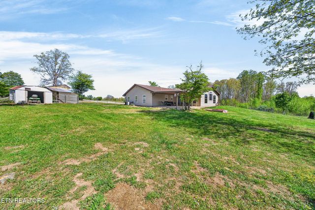 935 Brewer Rd, Crossville, TN 38572