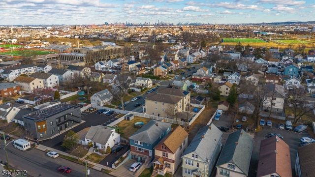 632 Maple Ave, Elizabeth City, NJ 07202